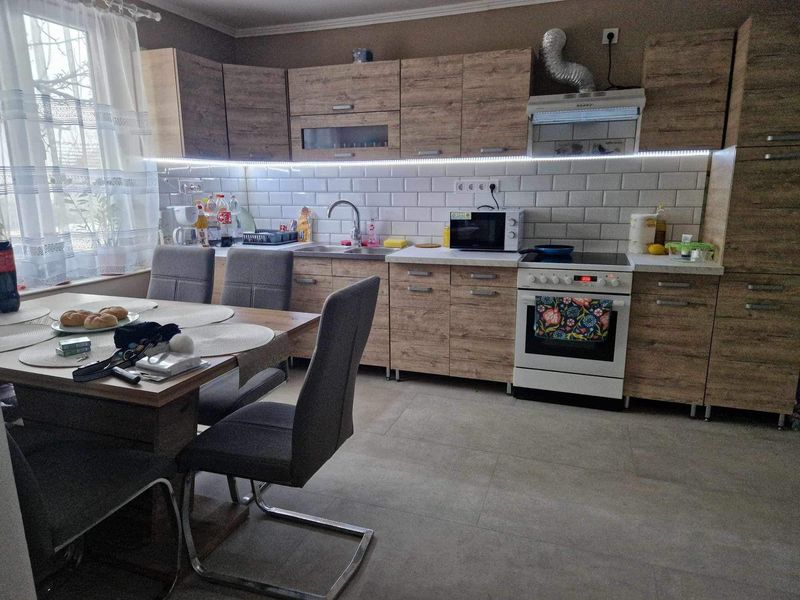TŐLÜNK VÁSÁROLT KONYHABÚTOROK. ( NEM FÉNYES KATEGÓRIA )