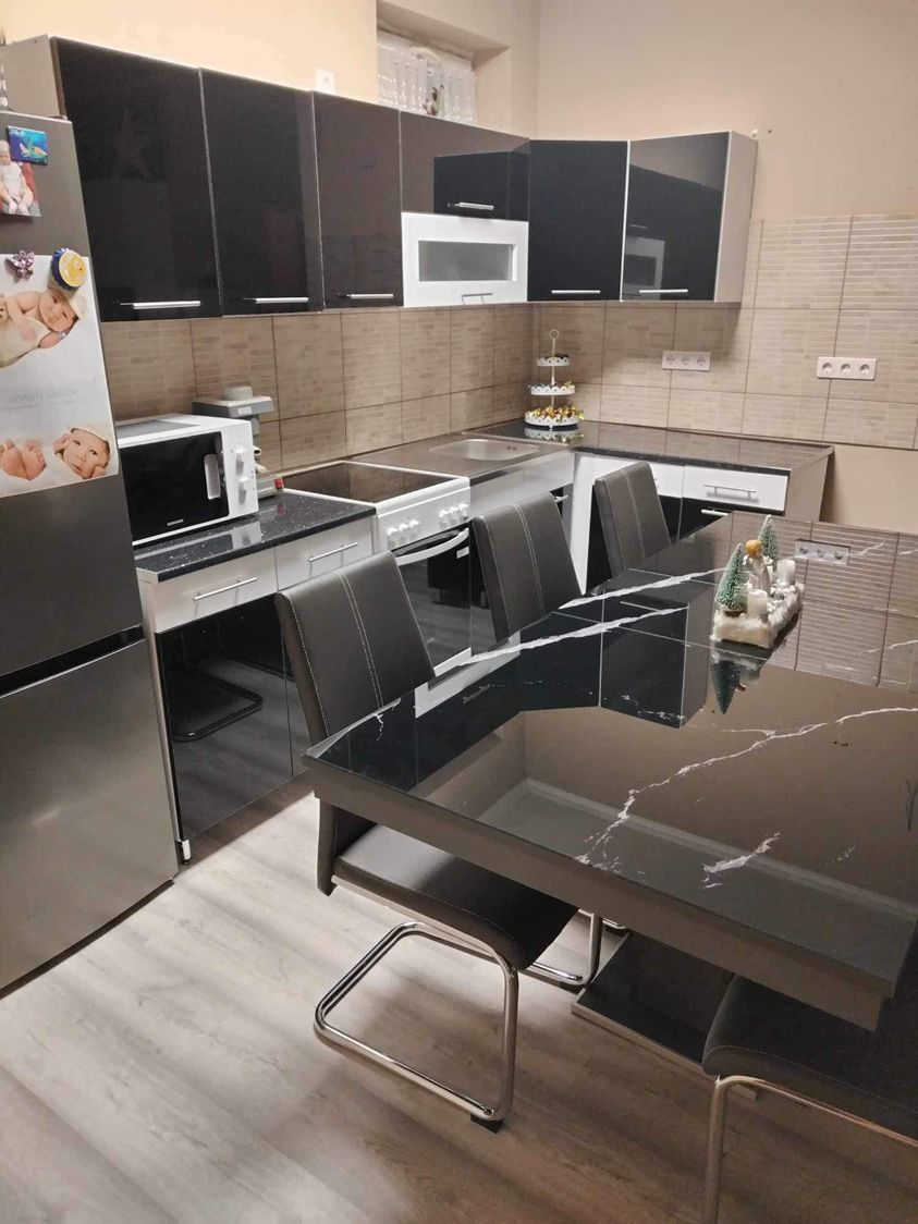 TŐLÜNK VÁSÁROLT KONYHABÚTOROK ( MAGASFÉNYŰ KATEGÓRIA)