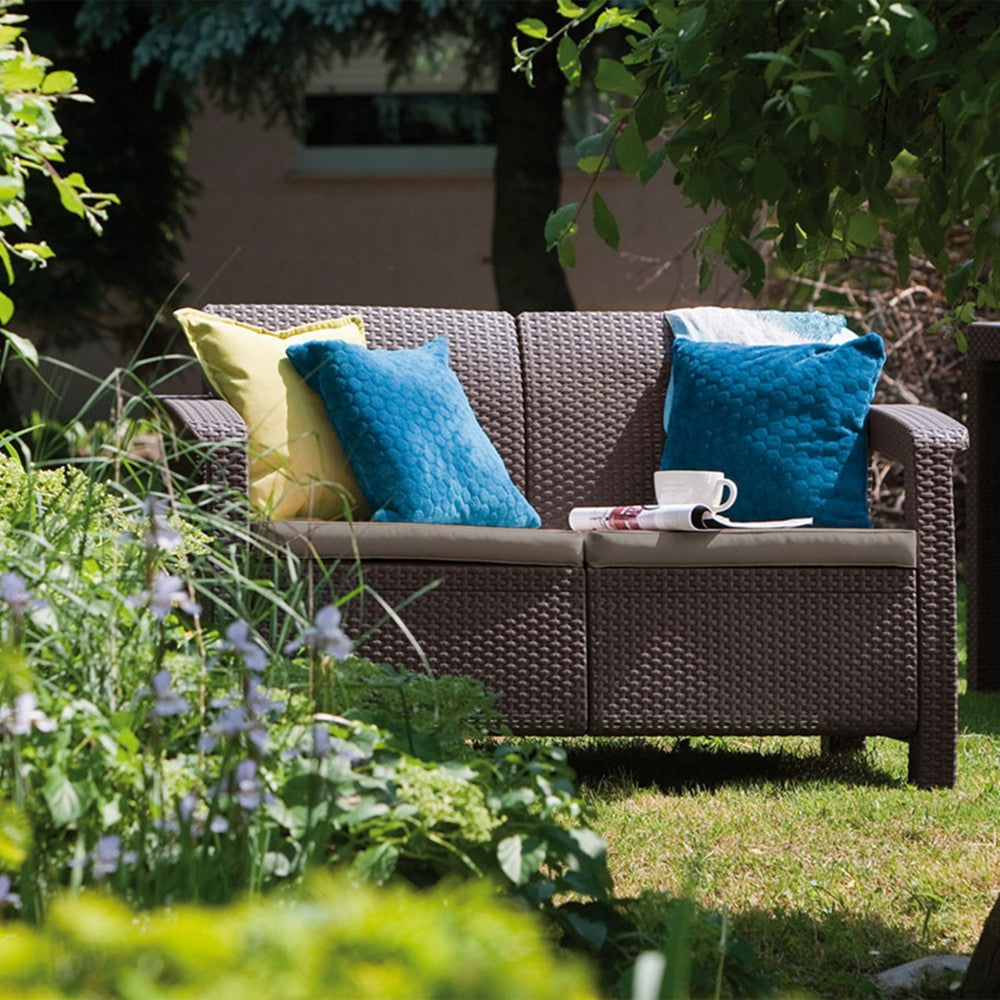 Corfu love seat, barna színben, meleg taupe párnával_2