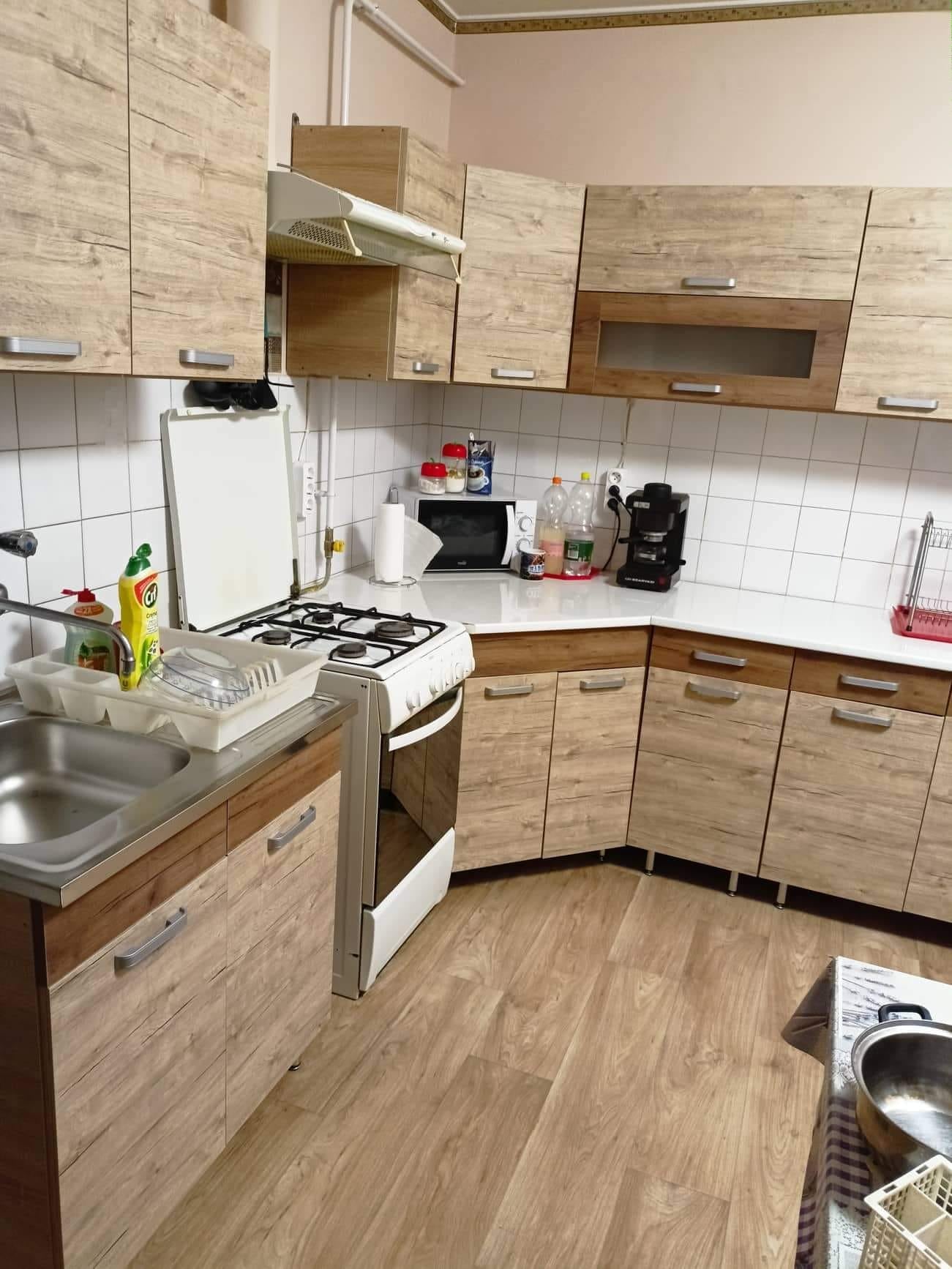 TŐLÜNK VÁSÁROLT KONYHABÚTOROK. ( NEM FÉNYES KATEGÓRIA )