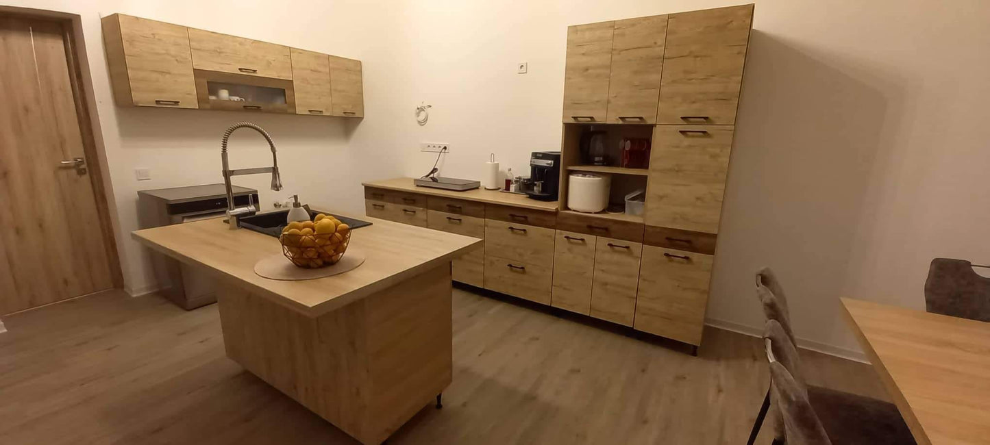 TŐLÜNK VÁSÁROLT KONYHABÚTOROK. ( NEM FÉNYES KATEGÓRIA )