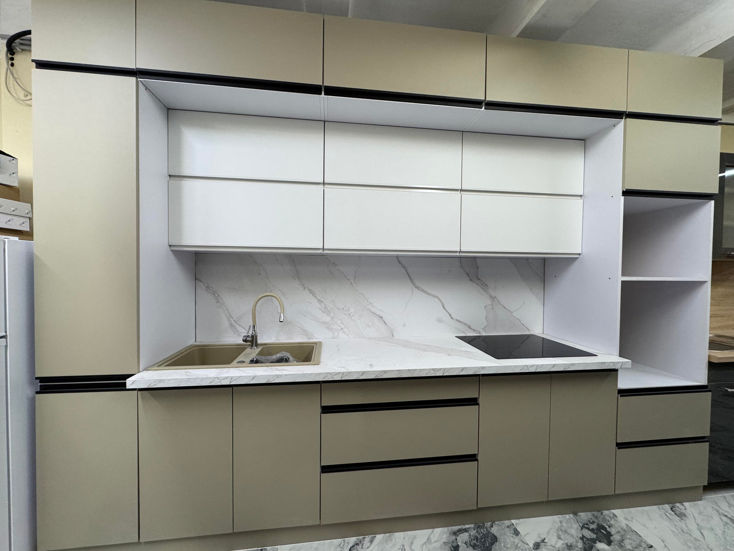Minerva 340cm Magasított Konyhabútor blokk (Prémium)