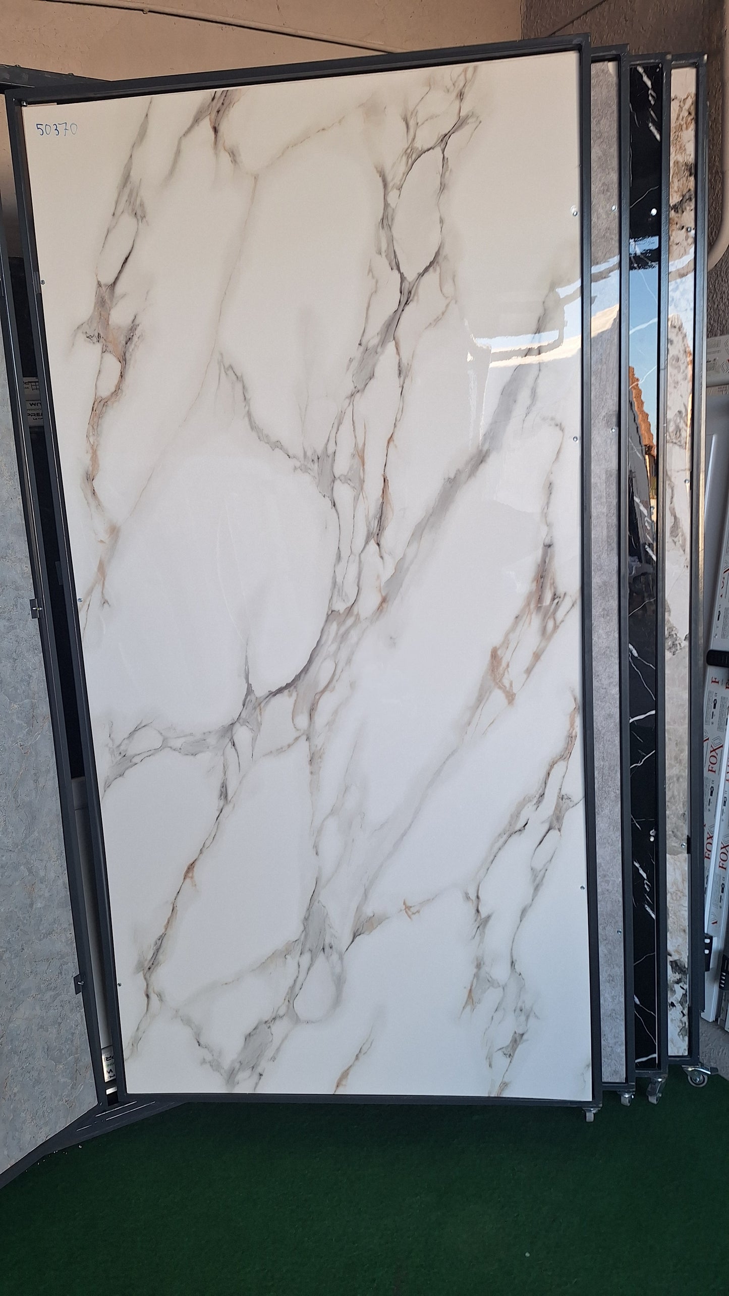 50370 Pvc falpanel kristály márvány