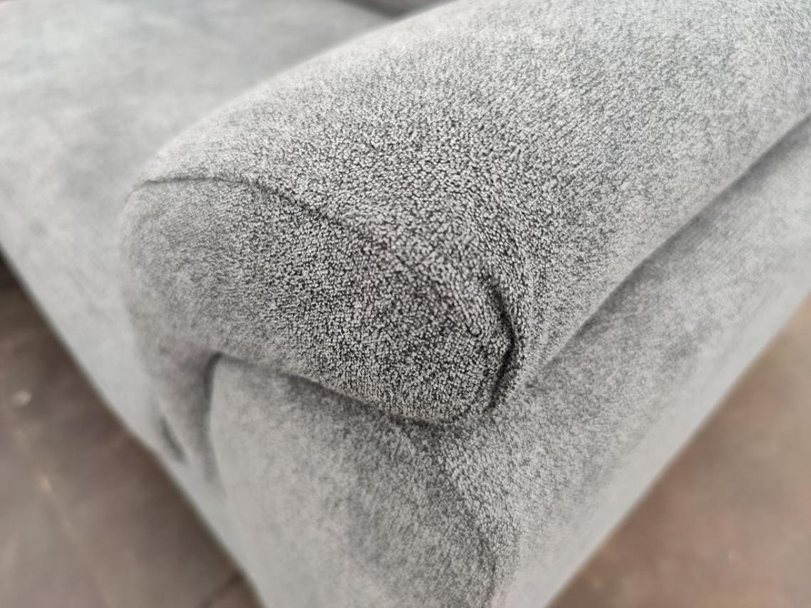 VIRGINIA U U sarokülő