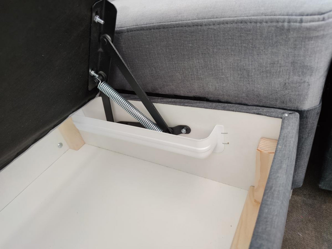 ELEMENTO L sarokülő