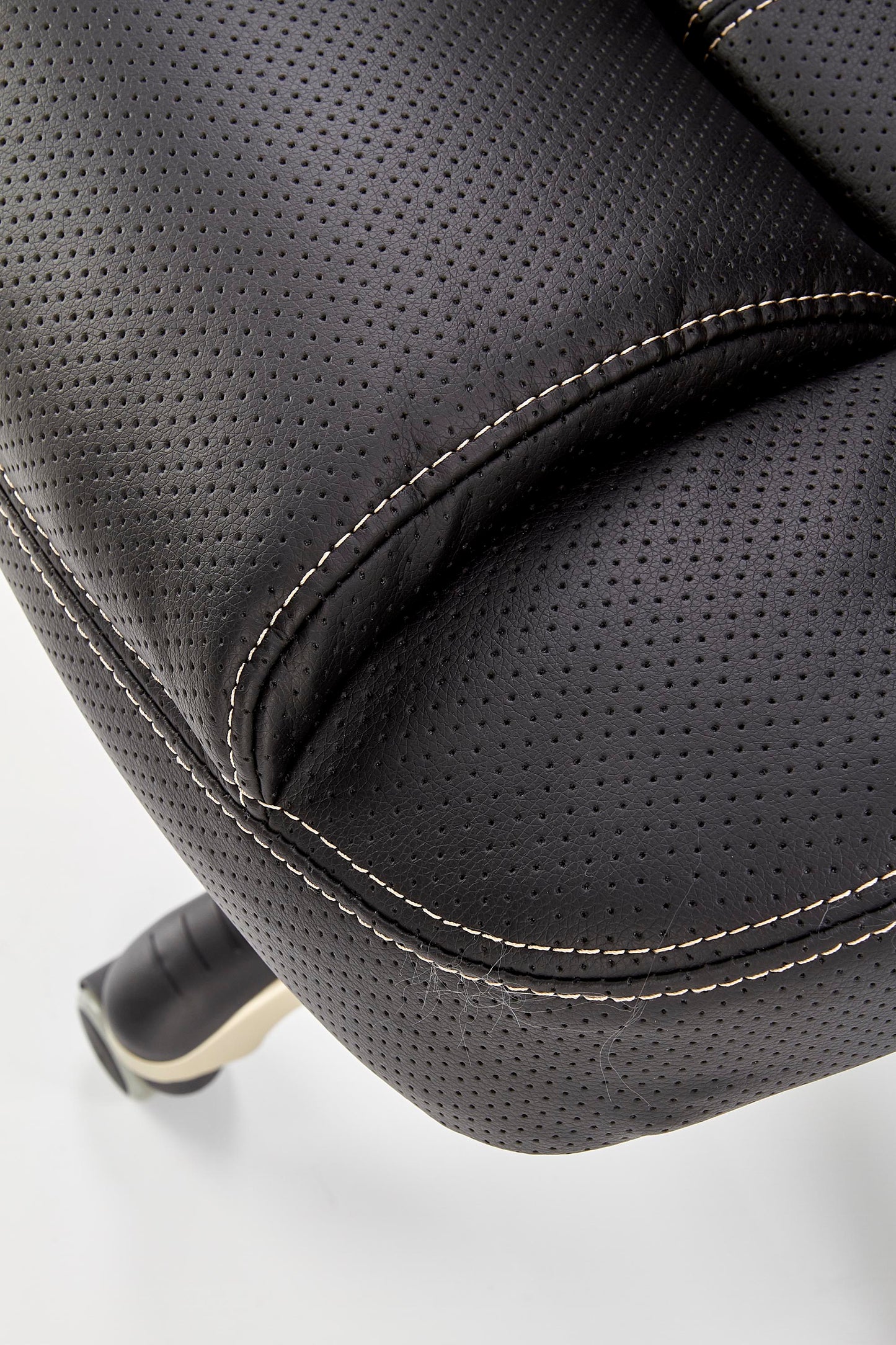 CARLOS szék színe: fekete