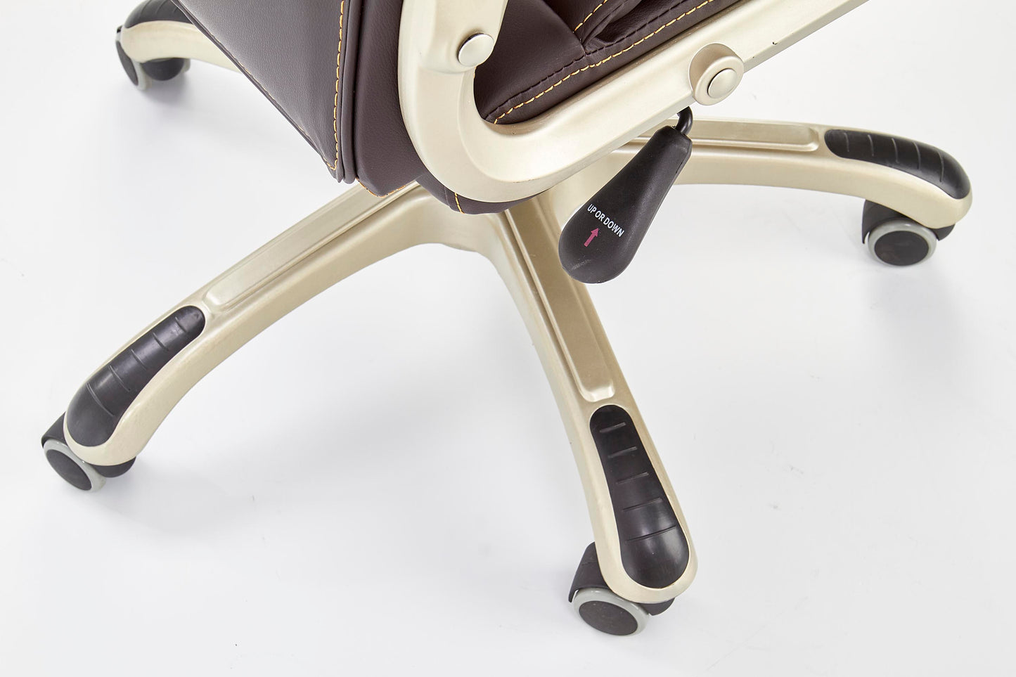 DESMOND szék színe: sötétbarna