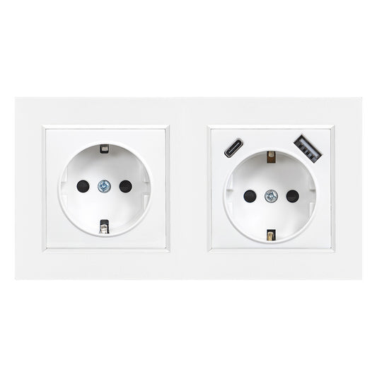 Nova földelt csatlakozóaljzat dugalj 16A 250V USB csatlakozóval fehér kerettel